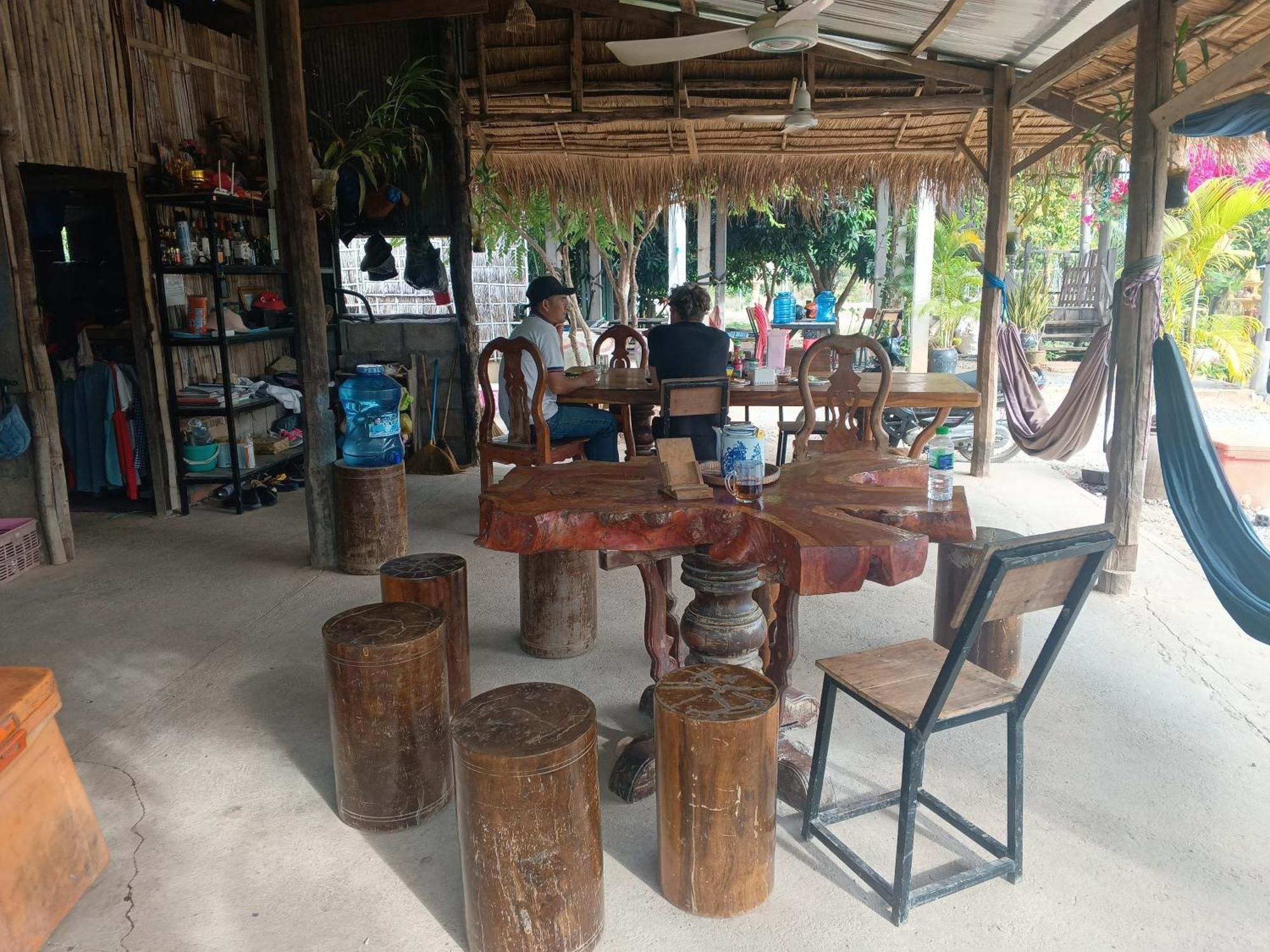 Family Batcave Homestay Battambang Exteriér fotografie