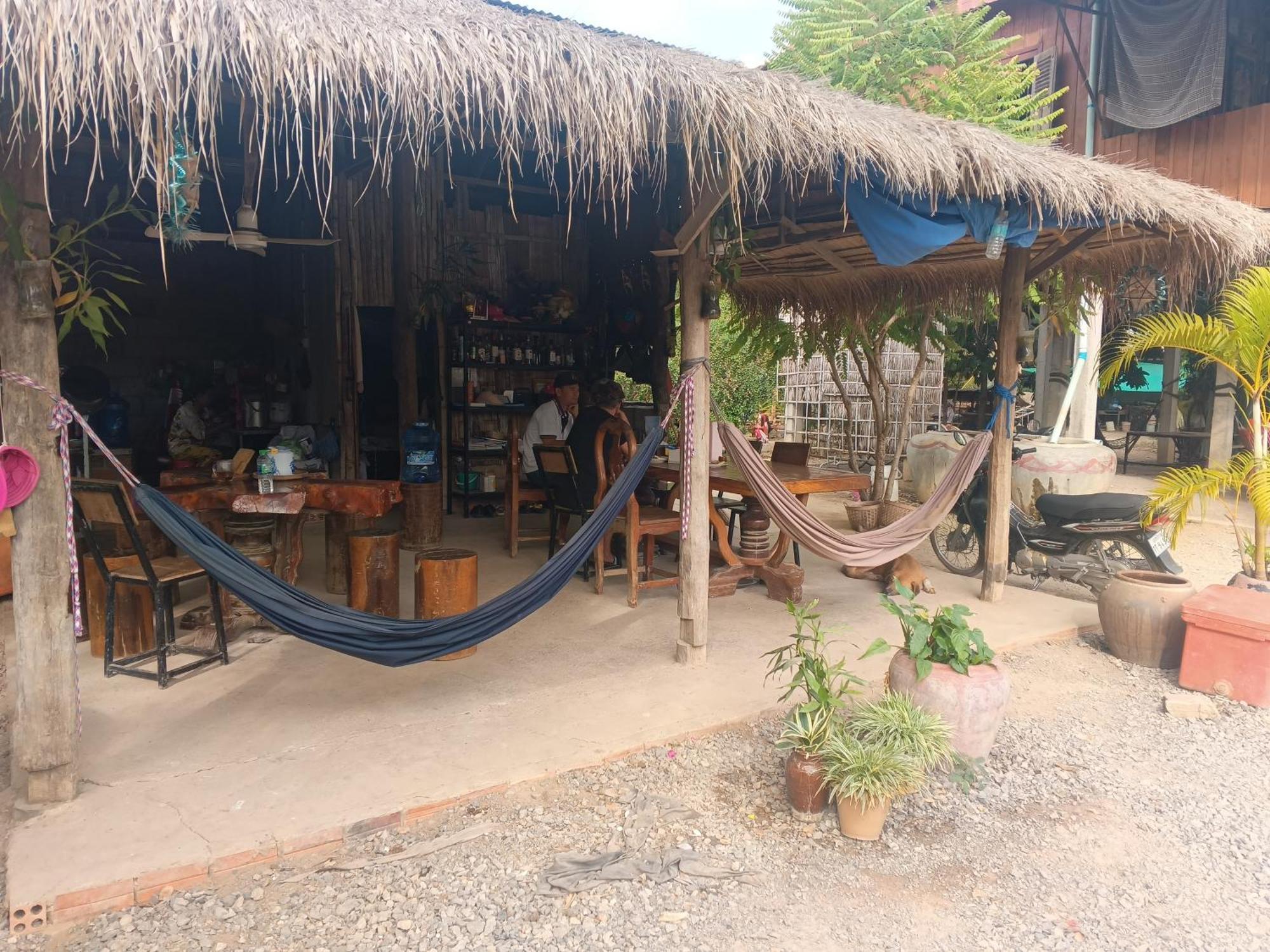 Family Batcave Homestay Battambang Exteriér fotografie