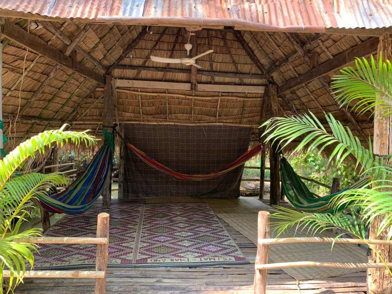 Family Batcave Homestay Battambang Exteriér fotografie