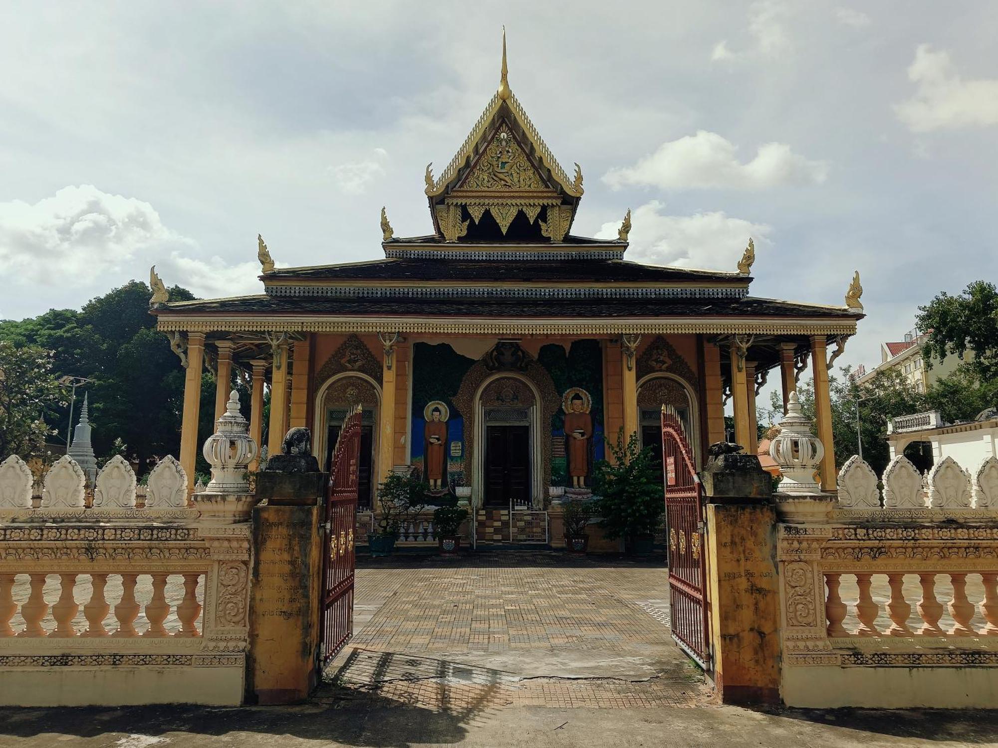 Family Batcave Homestay Battambang Exteriér fotografie
