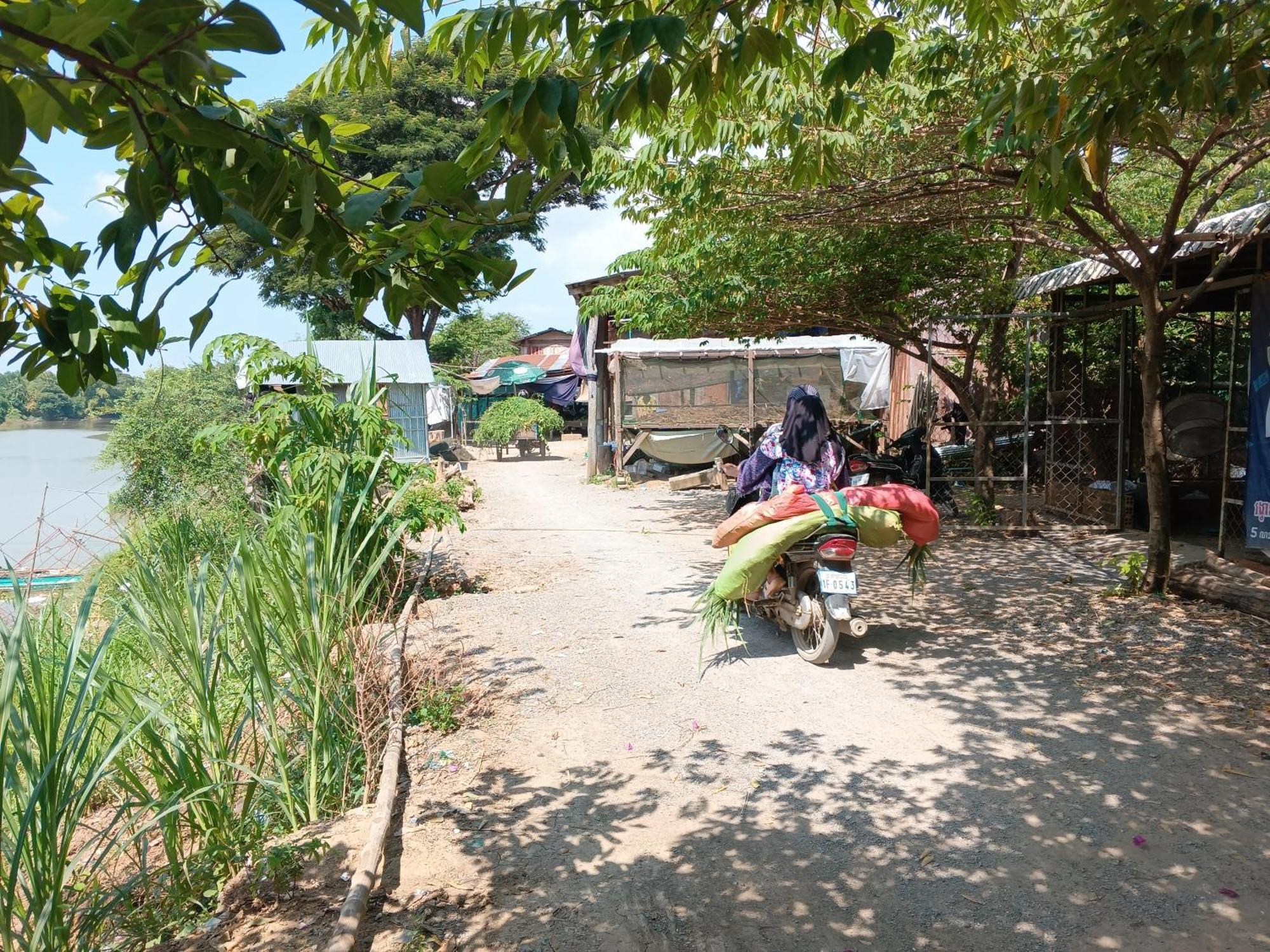 Family Batcave Homestay Battambang Exteriér fotografie