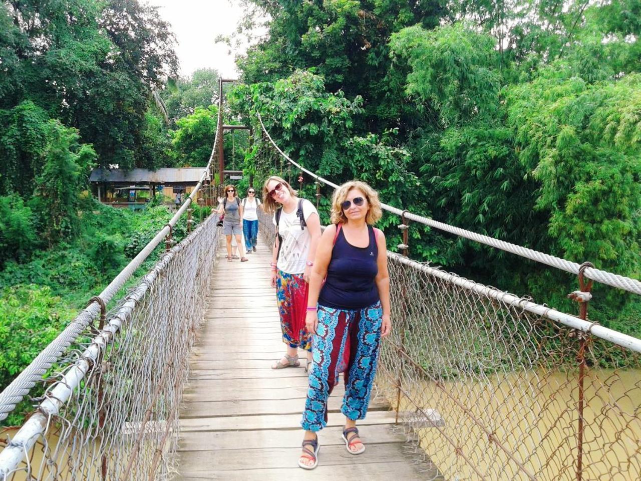 Family Batcave Homestay Battambang Exteriér fotografie