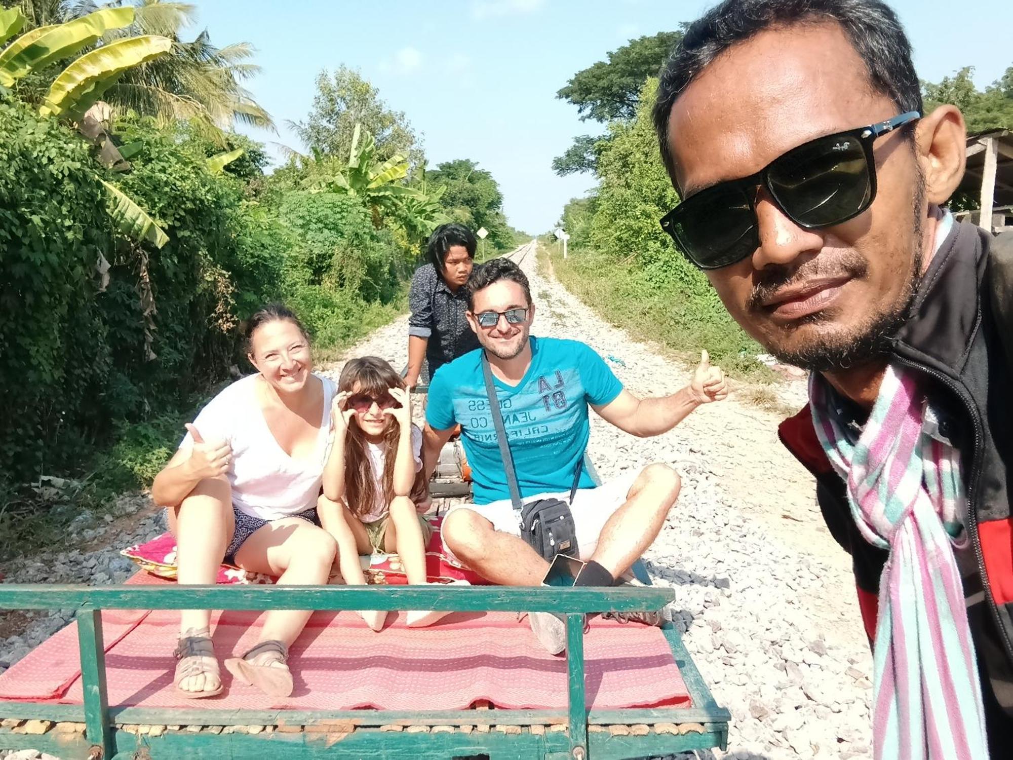 Family Batcave Homestay Battambang Exteriér fotografie
