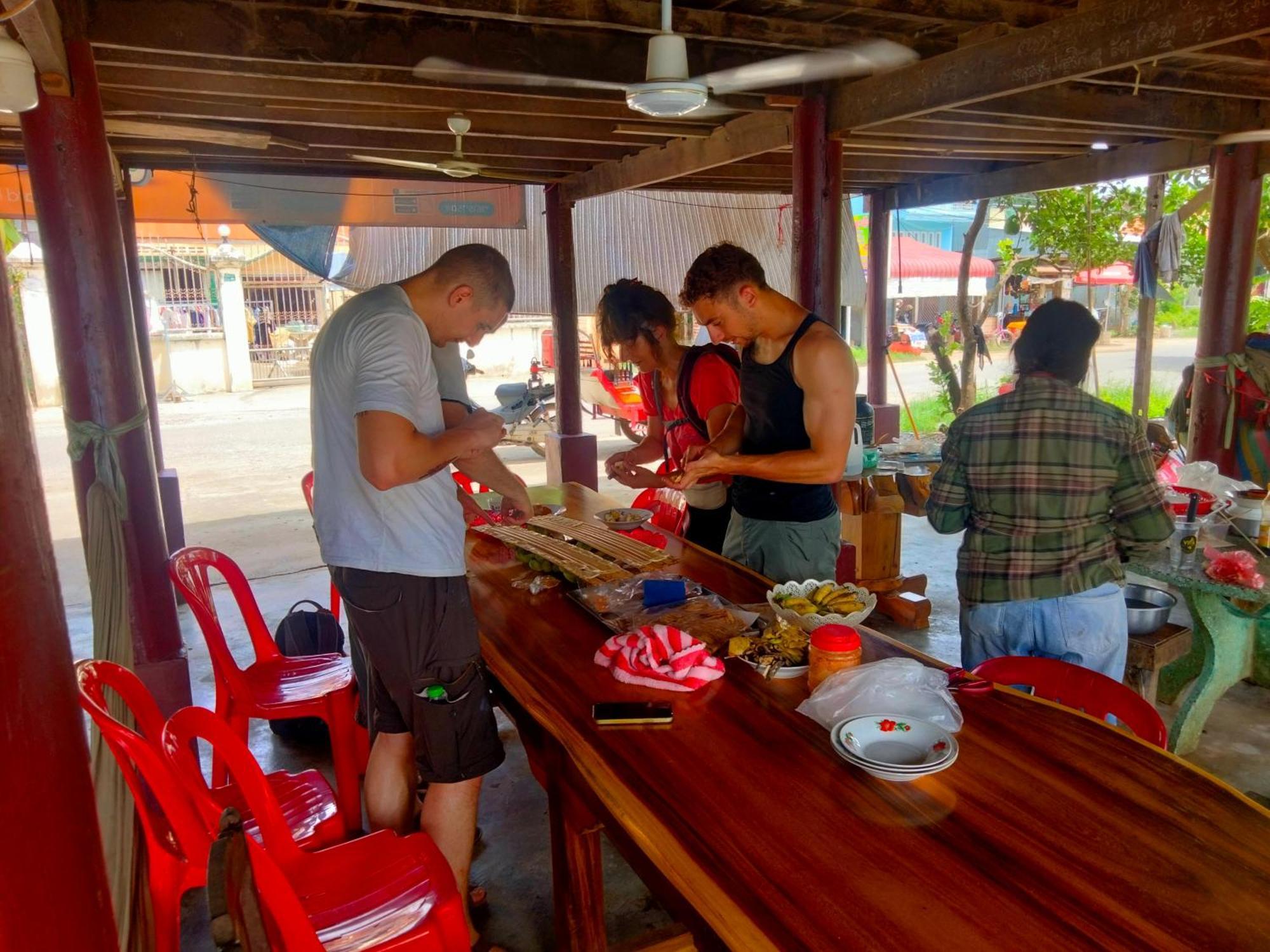Family Batcave Homestay Battambang Exteriér fotografie