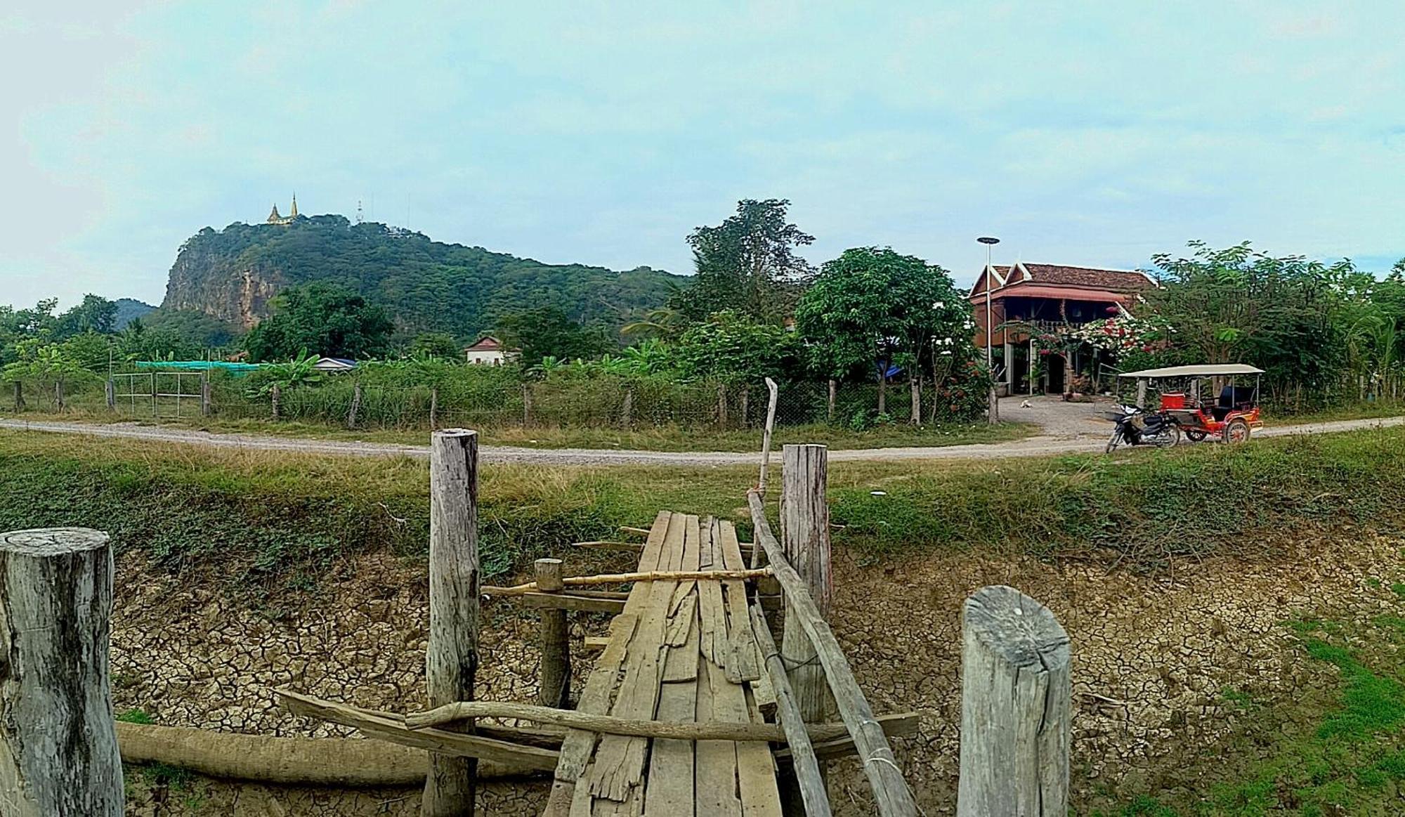 Family Batcave Homestay Battambang Exteriér fotografie