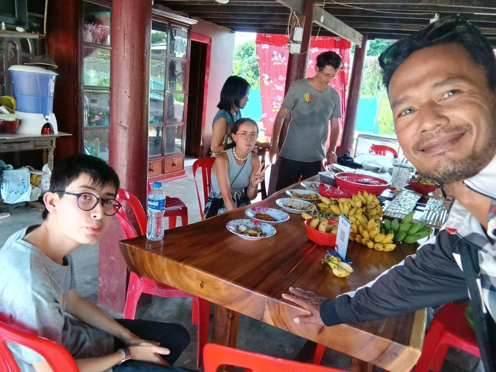 Family Batcave Homestay Battambang Exteriér fotografie